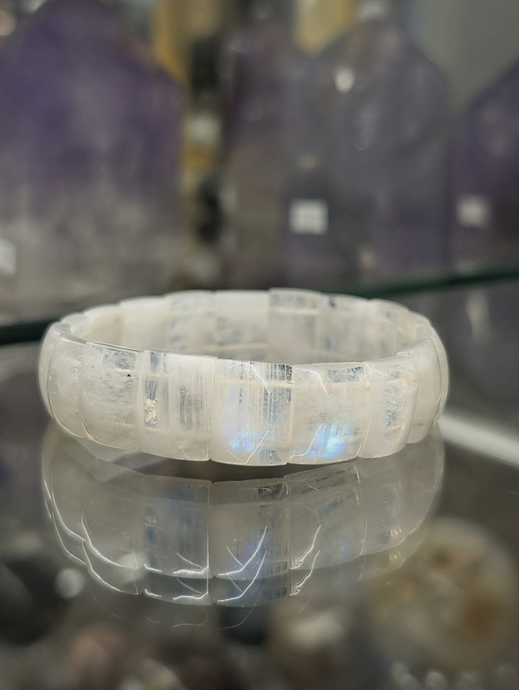 Лунный камень