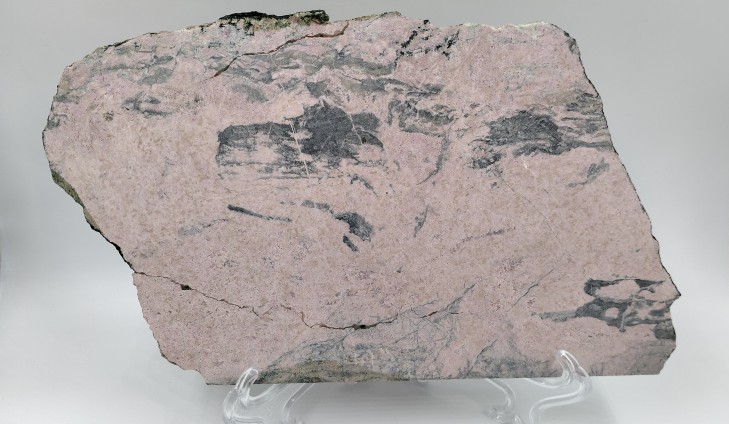 Родонит пластина полированная