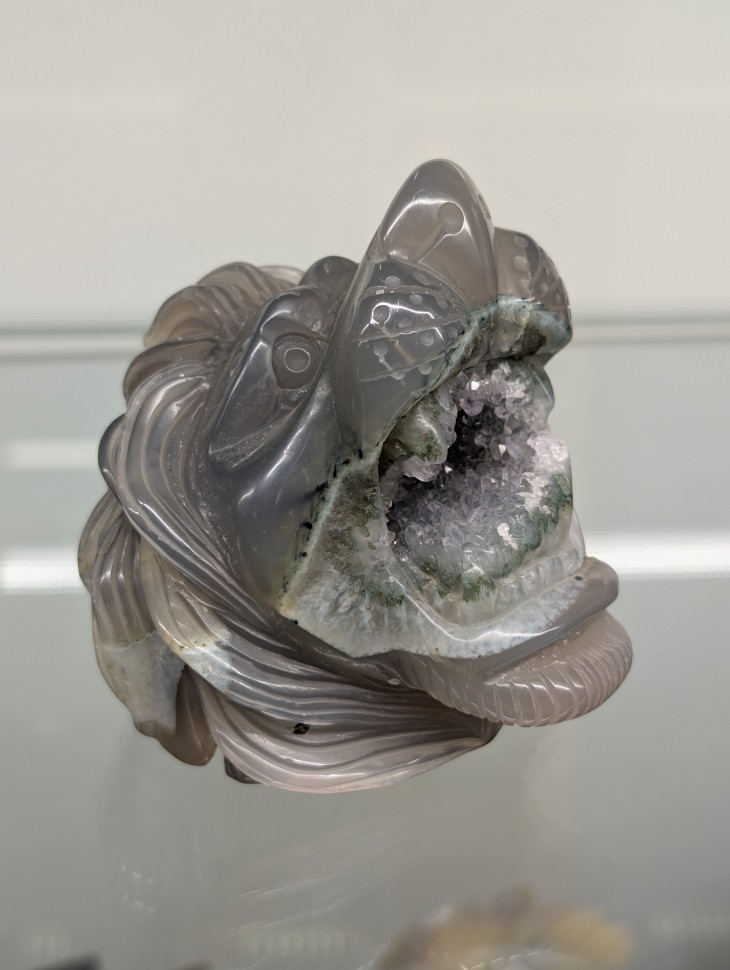 Голова льва - агат