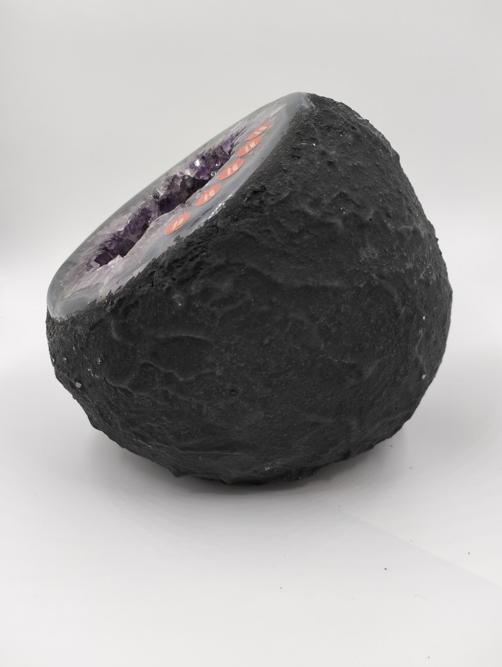 Аметист  жеода с кальцитом 