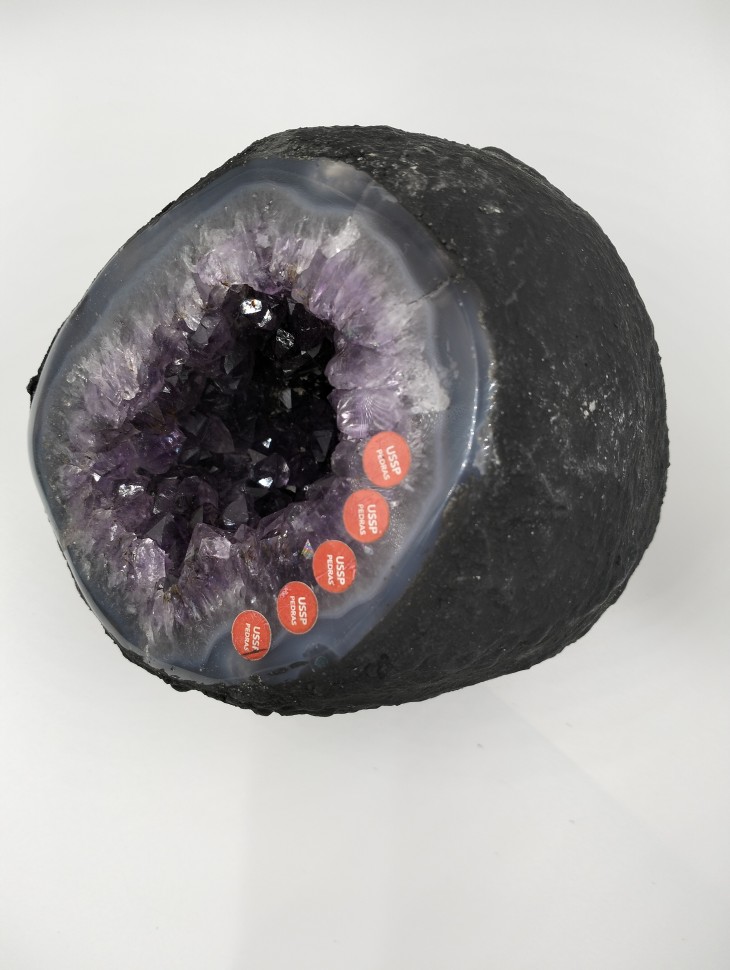 Аметист  жеода с кальцитом 