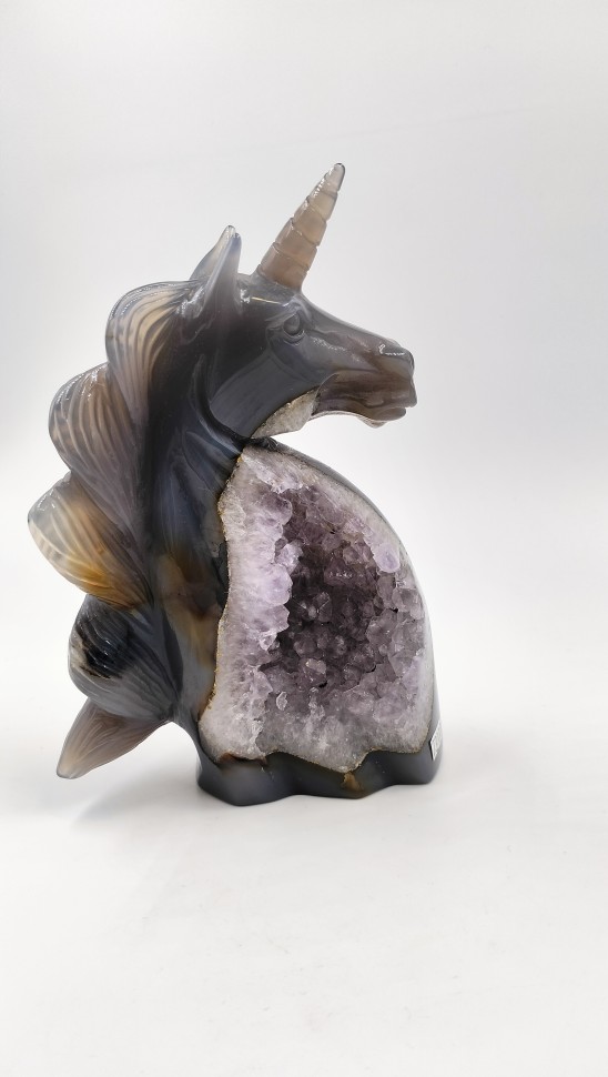 Единорог - агат с друзой аметиста