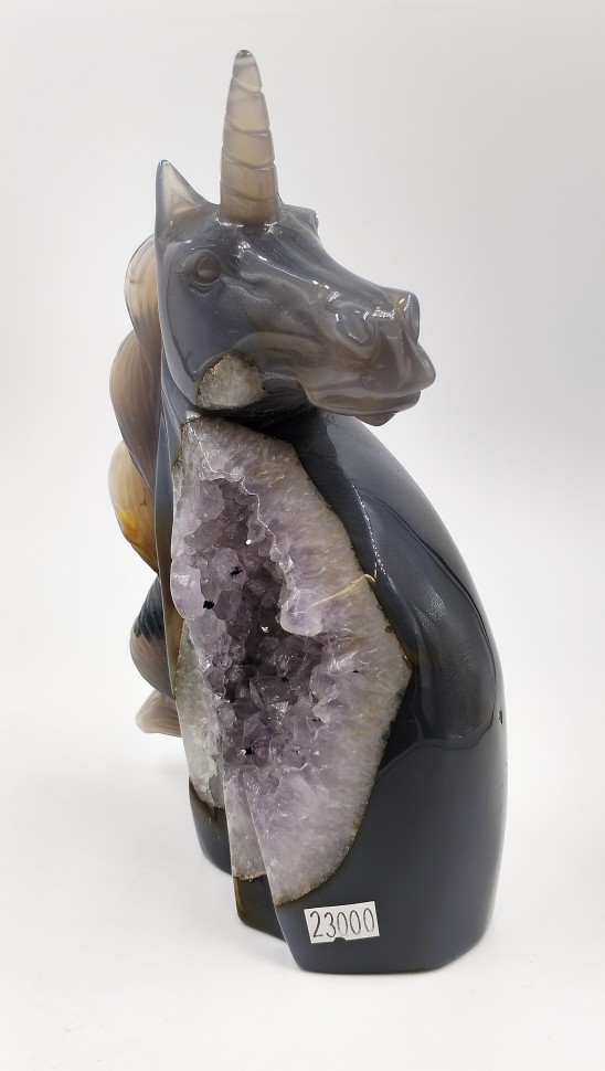 Единорог - агат с друзой аметиста
