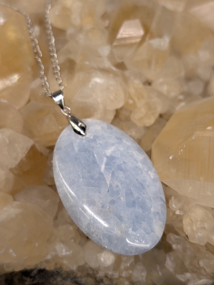 Кальцит голубой 