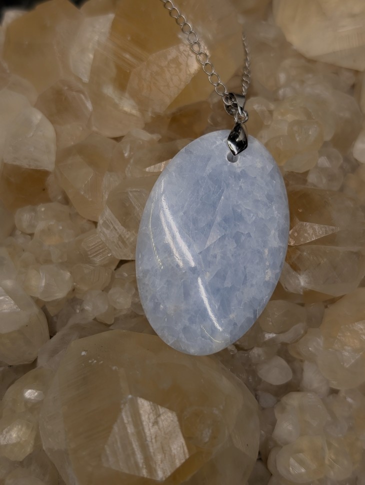 Кальцит голубой 