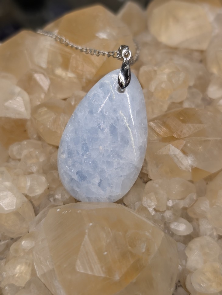 Кальцит голубой