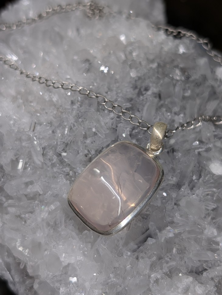 Розовый кварц 