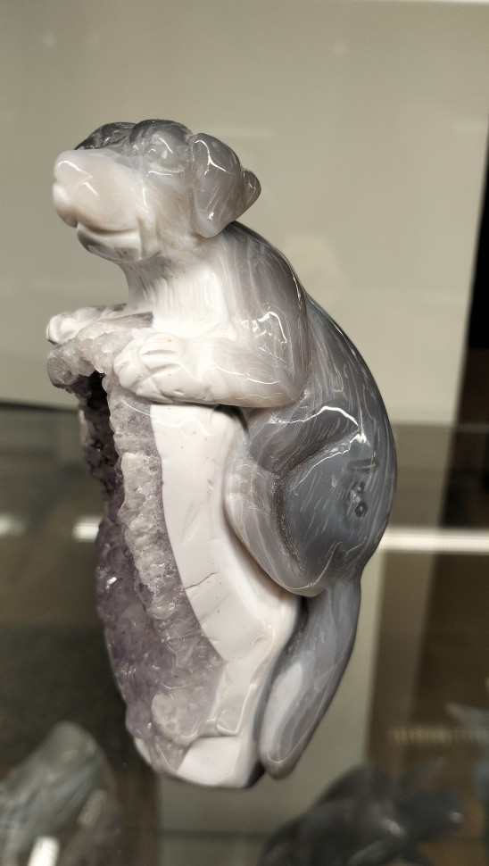 Собака-агат с друзой аметиста