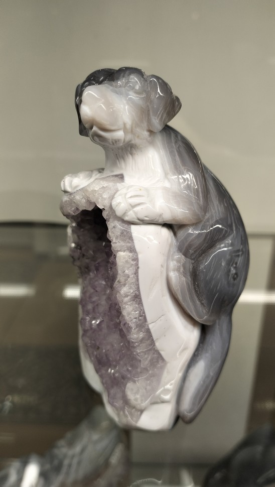 Собака-агат с друзой аметиста