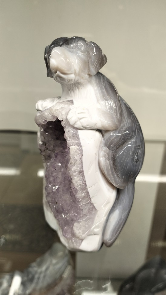 Собака-агат с друзой аметиста