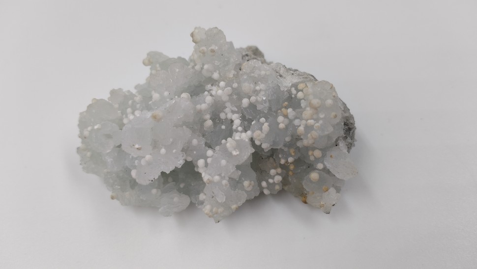 Апофиллит со сколецитом