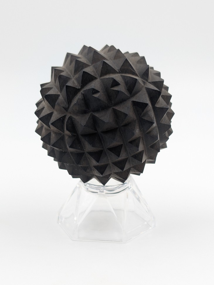 Гагат резной