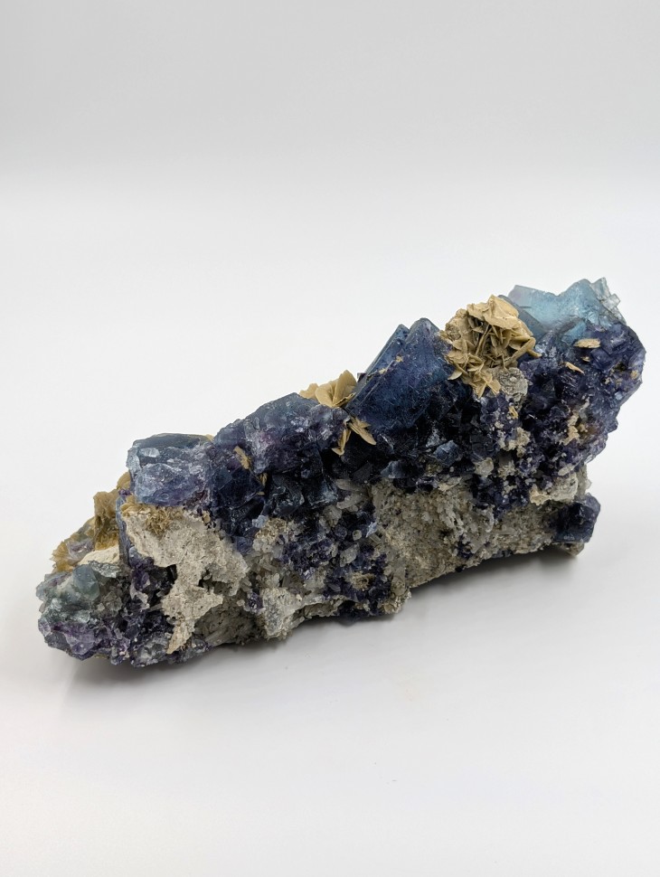 Флюорит, кварц, кальцит