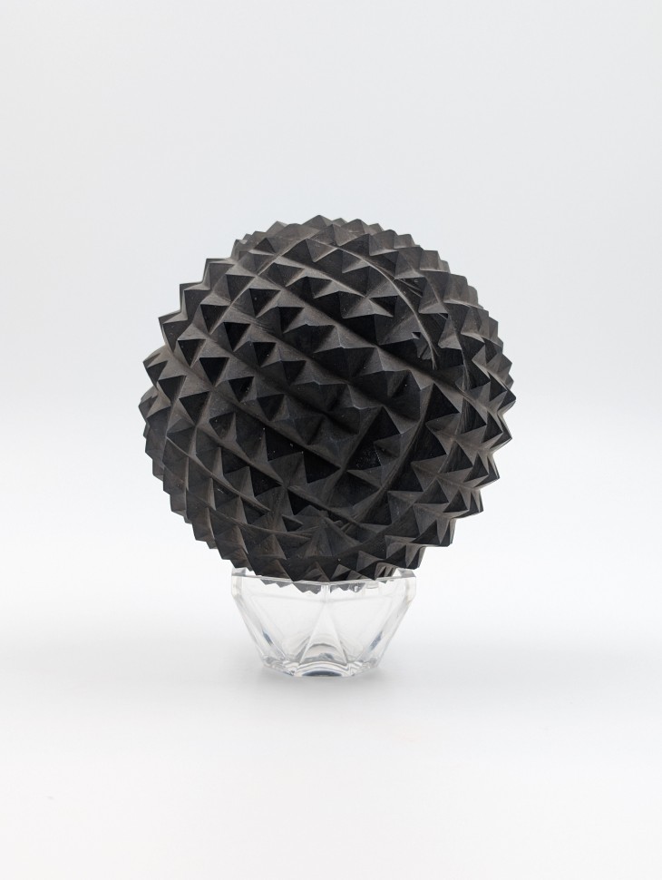 Гагат резной