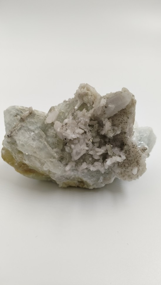 Датолит, кварц, кальцит