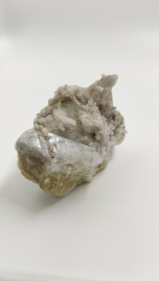 Датолит, кварц, кальцит