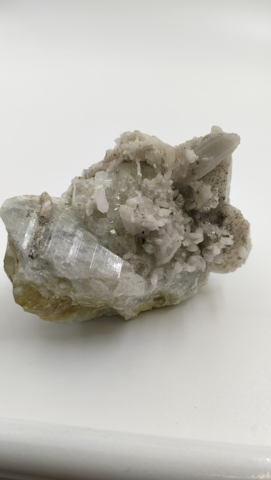 Датолит, кварц, кальцит