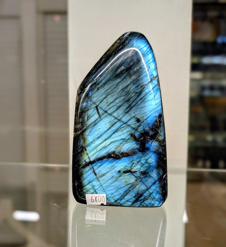 Лабрадорит штуф