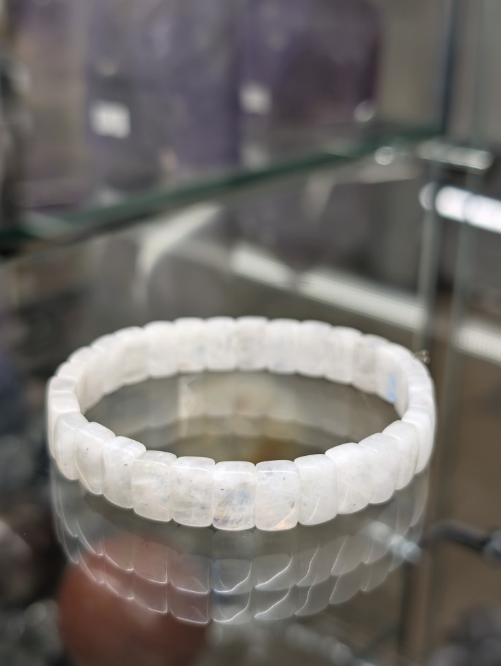 Лунный камень